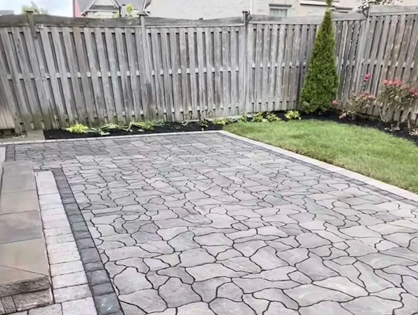 Flagstone patio with interlock border in North York / Toronto, Ontario